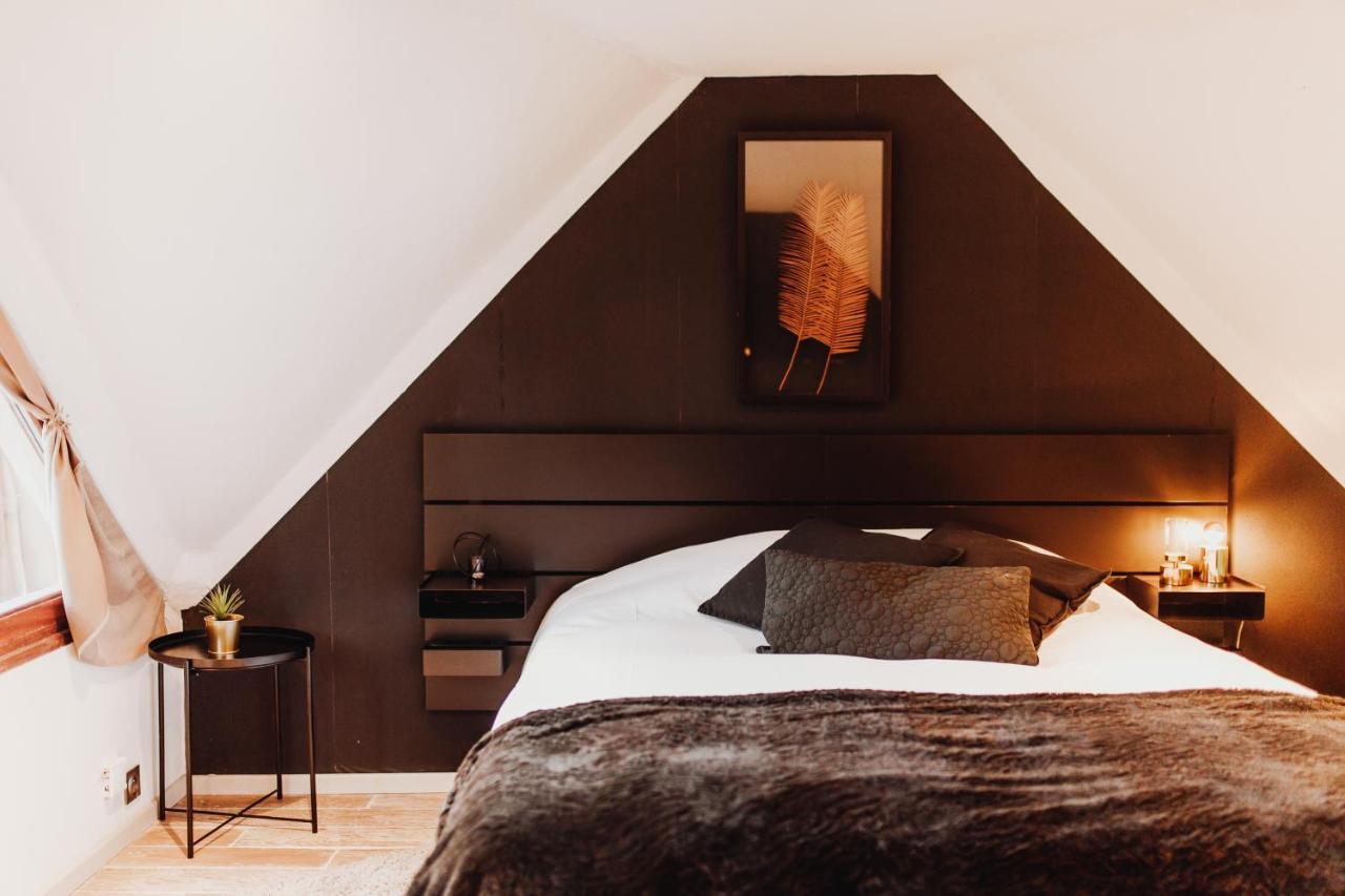 Chalet Tropical Avec Bain A Bulles - In The Woods Gesves Екстер'єр фото