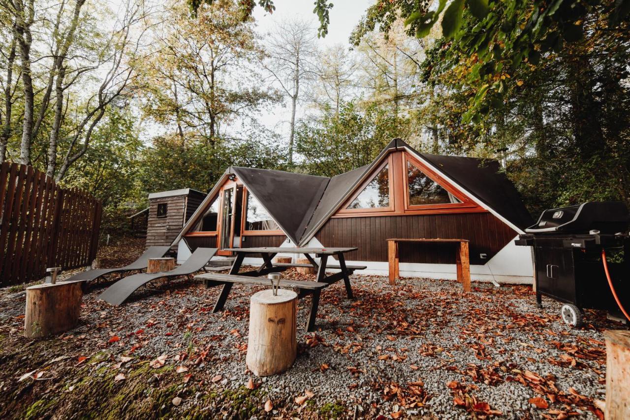 Chalet Tropical Avec Bain A Bulles - In The Woods Gesves Екстер'єр фото