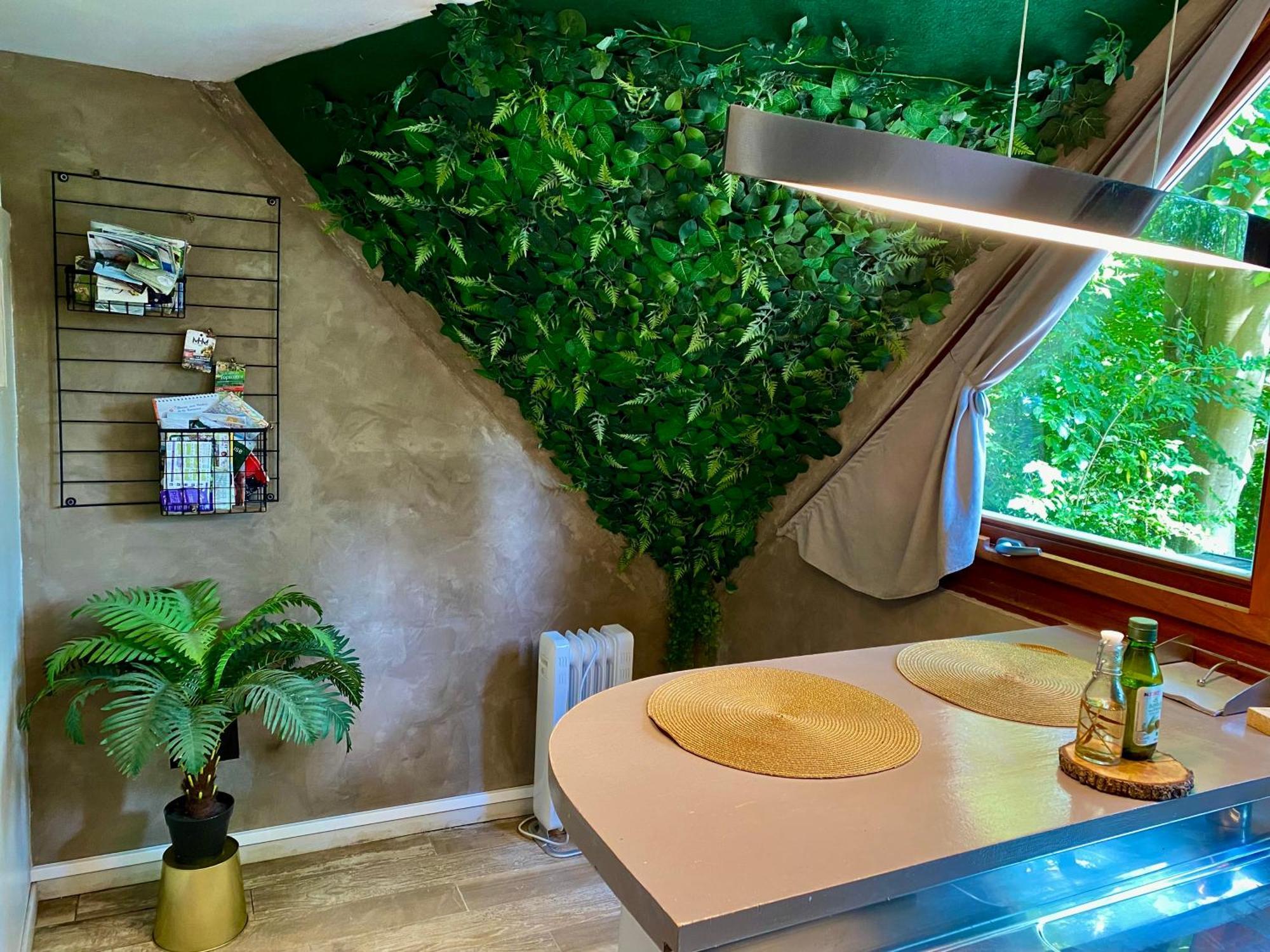 Chalet Tropical Avec Bain A Bulles - In The Woods Gesves Екстер'єр фото